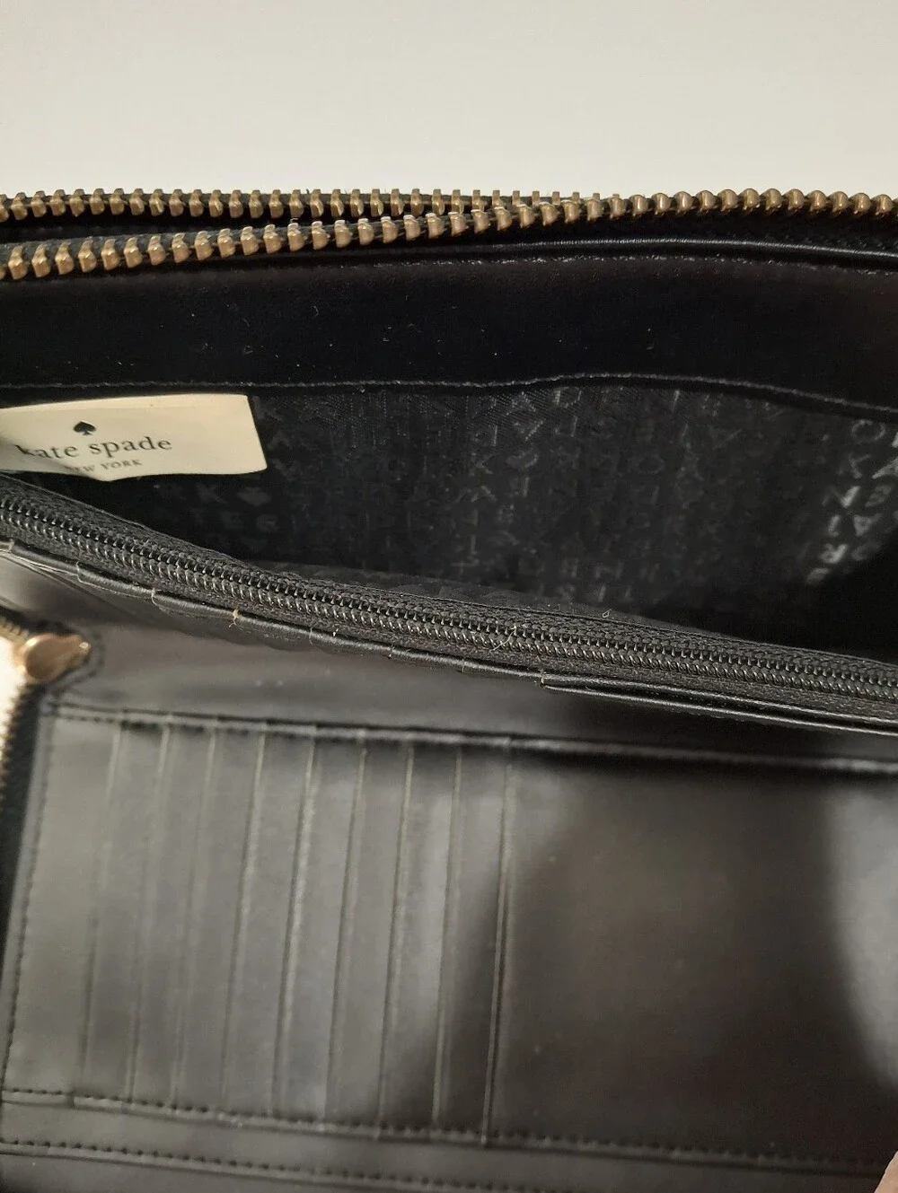 Kate Spade New York Black Leather Zip Around Wristlet Wallet EUC